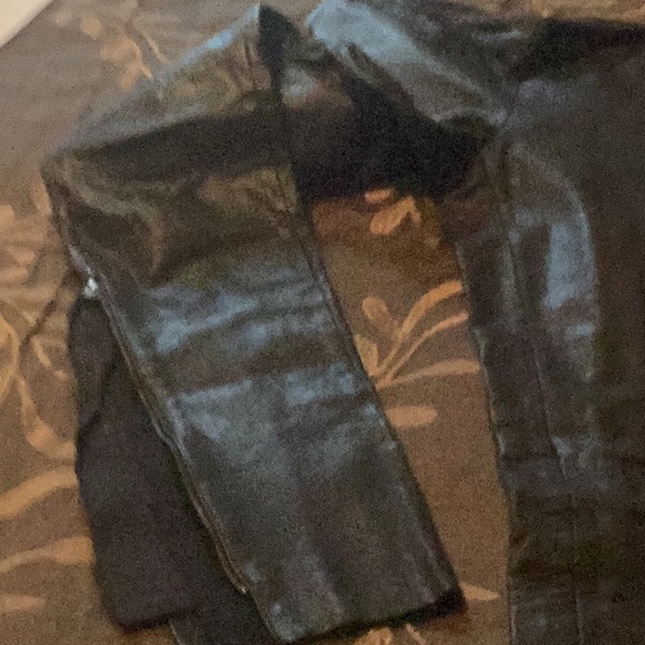 Like new leather pants - Picture 2 of 11